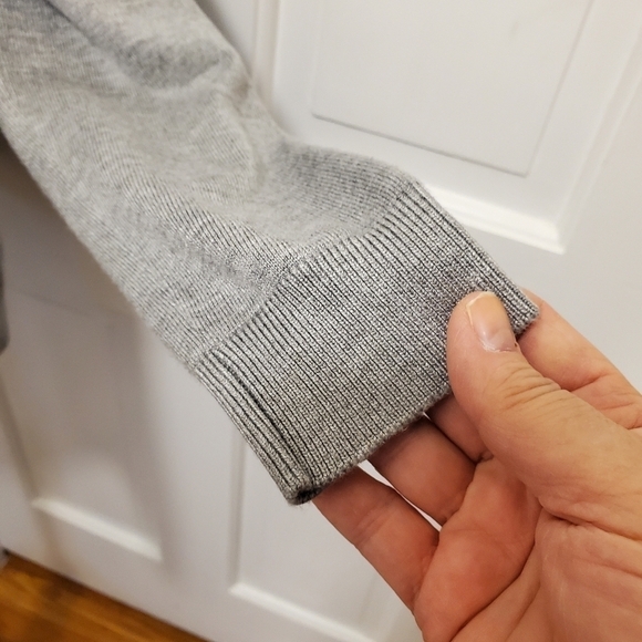 NWT DKNY Gray With Sequin Cascading Open Front Cardigan size xs/small - Picture 4 of 11